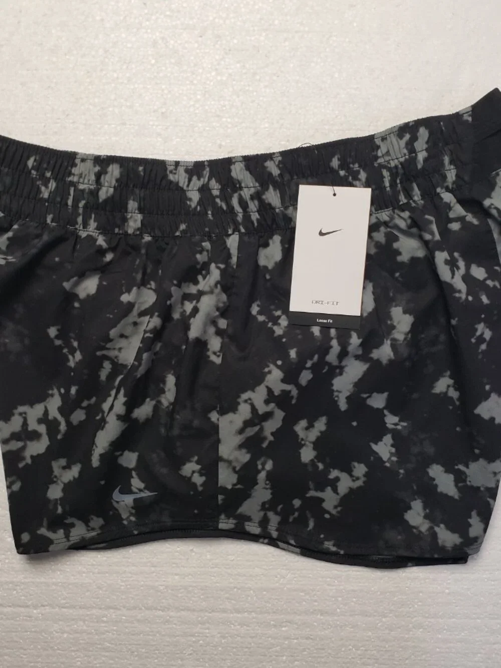 Nike Women's Dri-Fit Mid-Rise 3" Brief-Lined Printed Short in Black size XL NWT - Picture 7 of 12